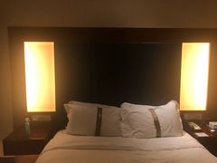 -上海浦东假日酒店