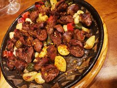 -老东镇啤酒屋海鲜加工·蒸汽海鲜·海鲜烧烤(台东店)