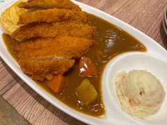 咖喱猪排蛋包饭-玛格萝妮比萨屋(四平店)