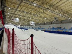 -乔波室内滑雪场