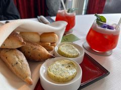 -弦月窗LUNETTE BY AMANDA(复兴路店)