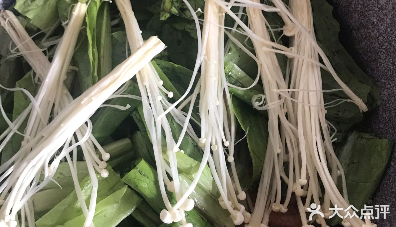 减脂餐—番茄金针菇鸡胸肉