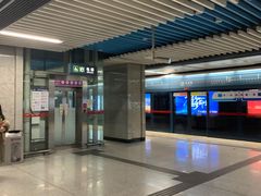 -体育场(地铁站)