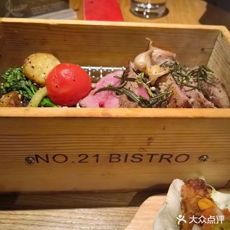 浪漫夜晚的美食约会