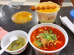 -鑫花溪牛肉米粉(人民广场店)