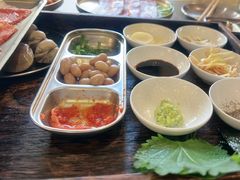 -围炉肉舍•炭烤活鳗•丹东海鲜烤肉(步行街店)