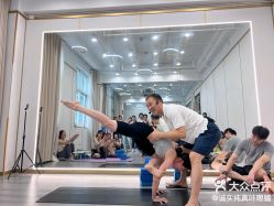 -亚太瑜伽普拉提学院