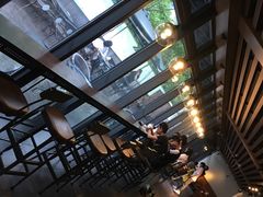 -星巴克(西藏路店)