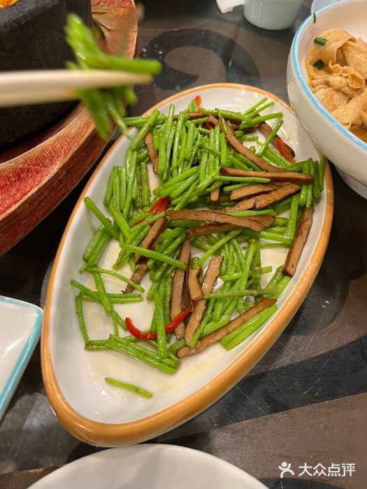 西江美食舫·江西菜(健德桥店)藜蒿炒香干图片