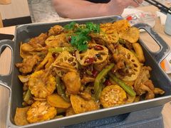 招牌悦蓉牛蛙干锅-精悦蓉(松江万达广场店)