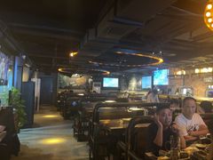 -麦凯伦烧烤·精酿超级工厂店(金桥总店)