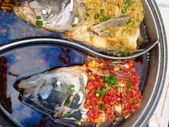 -阿瓦山寨·湘菜现炒·剁椒鱼头王(咸阳总店)