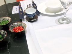 -红鼎豆捞·非遗鲍皇汤火锅(宝丰路店)