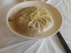 陈士荣蟹黄汤包-鸿运酒楼