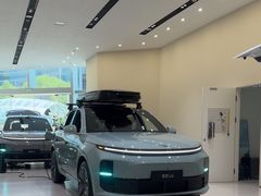 -理想汽车(世纪汇店)