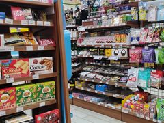 零售区-全家便利店(天目山路三店)