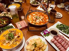 -老滇山寨•云南特色菜•地方菜•民族风情歌舞表演(金碧店)