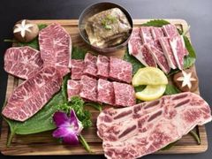 -臻牛烤肉