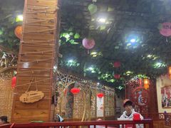 -袁小二大东北铁锅炖(吉祥村总部)