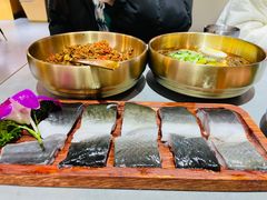 -围炉肉舍•炭烤活鳗•丹东海鲜烤肉(步行街店)