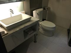 -昆明朗威酒店(昆明站火车站双桥夜市风情街店)