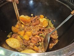 -哈尔滨烧烤·山河村铁锅炖(交大店)