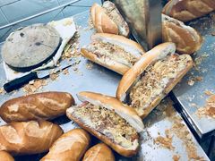-Bánh Mì Huynh Hoa