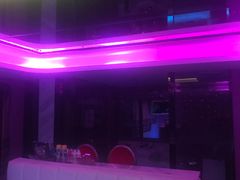 -天鹅恋主题酒店(积玉桥地铁站店)