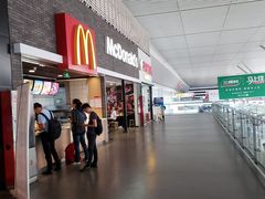 门面-麦当劳(郑州东高铁站店)
