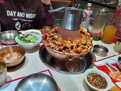 -老佛爷炭火蛙锅直营(清滨路总店)