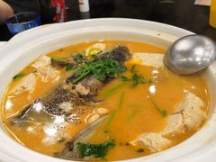 鱼头汤-河畔春天时尚餐厅