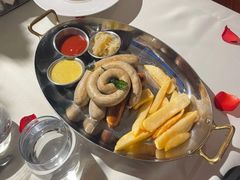 -MONICH牛排融合餐厅(和义大道购物中心店)