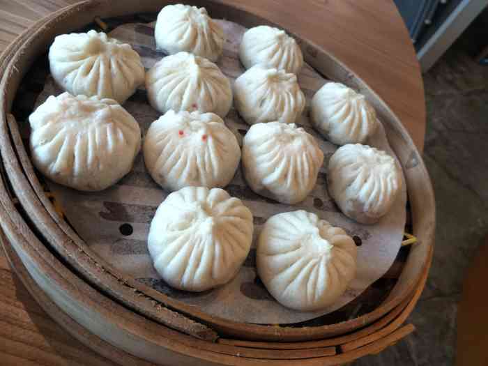 不要忘记陈傻子是包子铺起家的,所以他家的包子也是每次必吃.