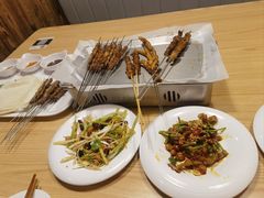 -三个大叔烤羊肉串·歌手驻唱·碳烤鲜肉(西三旗店)