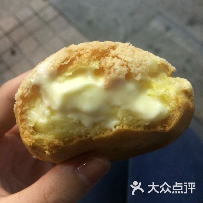 老香港手工蛋糕香草冰淇淋泡芙图片 - 第1张
