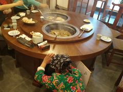包厢-万里闯关东铁锅炖菜馆(高新旗舰店)