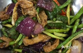 Lemongrass-Braised Intestines