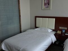 -瑞博尔花园酒店(太周创新产业园店)