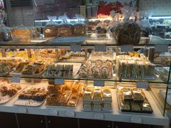 -新月蛋糕西点专卖店(大麦街店)