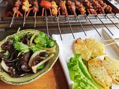 会自己转的烧烤炉-悦屋老板娘的烤肉店(紫薇田园店)