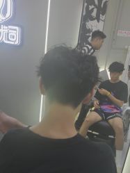 -尤司男士国潮理发馆