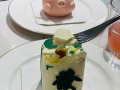 -Fridi Patisserie Cafe