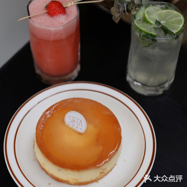 开在住宅区的网红甜品店：网红甜品面包到底如何？