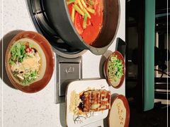 -贵府酸汤牛肉火锅·贵州老字号(飞山街店)