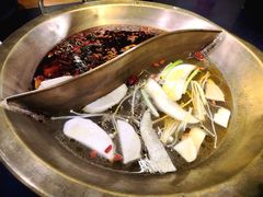 -沸炉重庆老火锅(军事博物馆店)