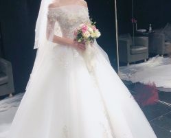 点击看大图 -GRACE KELLY婚纱与礼服(北京店)