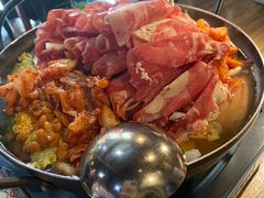 部队锅-MI WU FACTORY米屋美食工厂餐厅(绿地店)