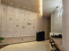 -灸春堂·艾灸·痛症·整脊连锁(之江银泰店)