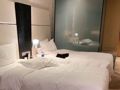 -上海虹桥西郊假日酒店