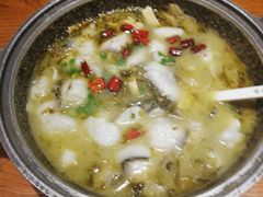 -渝是乎酸菜鱼(龙旗购物中心店)